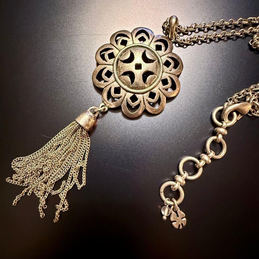 🎊HP!🎊 Lucky Brand Silver-Plated Floral Tassel Long Pendant Necklace - Picture 4 of 9